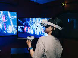 Menggali Dimensi Baru VR dalam Film Interaktif
